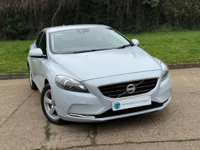 Begagnad Volvo V40 SE 2012 Blå Halvkombi
