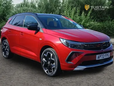 Używany Vauxhall Grandland X Ultimate 130 KM (95 kW) 2022 Czerwony SUV