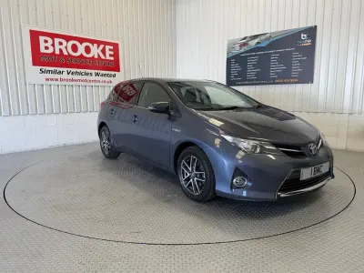 Used Toyota Auris Hybrid Plus 2015 Blue Hatchback