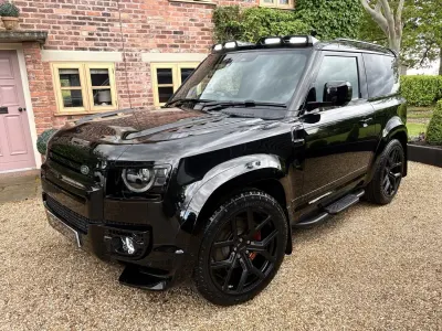 Usado Land Rover Defender HSE Dynamic 2024 Negro SUV