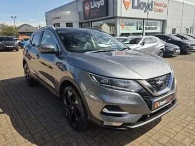 Used Nissan Qashqai Tekna 110 HP (80 kW) 2017 Grey SUV