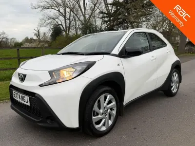 Begagnad Toyota Aygo X PURE 72 HK (52 kW) 2024 Vit SUV