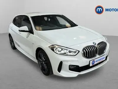 Używany BMW 118 M Sport 136 KM (100 kW) 2023 Biały Hatchback