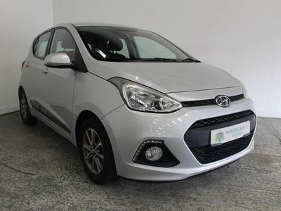 Used Hyundai i10 Premium 67 HP (49 kW) 2014 Silver Hatchback