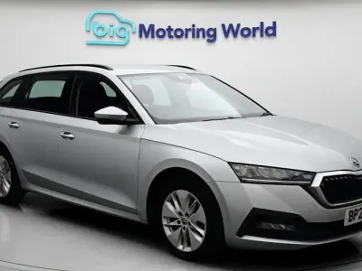 Used Skoda Octavia SE Technology 116 HP (85 kW) 2023 Silver Estate