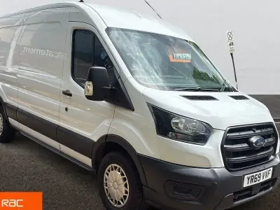 Gebraucht Ford Transit 130 PS (95 kW) 2019 Weiß Van
