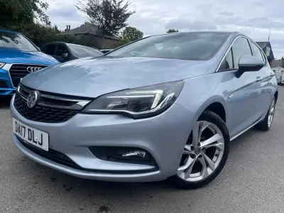 Used Vauxhall Astra SRi 150 HP (110 kW) 2017 Silver Hatchback