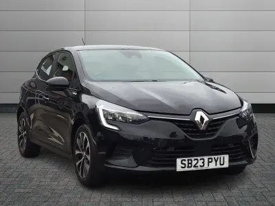 Used Renault Clio Evolution 90 HP (66 kW) 2023 Diamond black  Hatchback