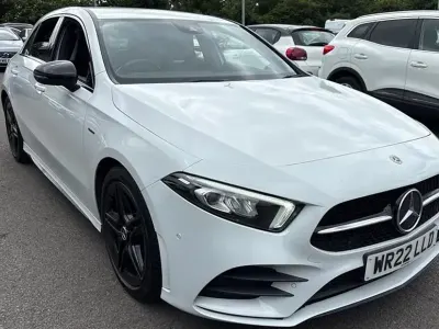 Used Mercedes A180 AMG line 136 HP (100 kW) 2022 White Hatchback
