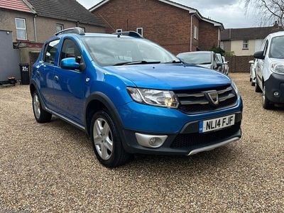 Used Dacia Sandero Lauréate 90 HP (66 kW) 2014 Blue Hatchback