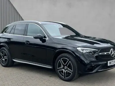 Begagnad Mercedes GLC300 AMG line 258 HK (189 kW) 2023 Svart