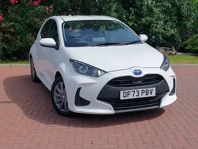 Used Toyota Yaris 116 HP (85 kW) 2024 White Hatchback
