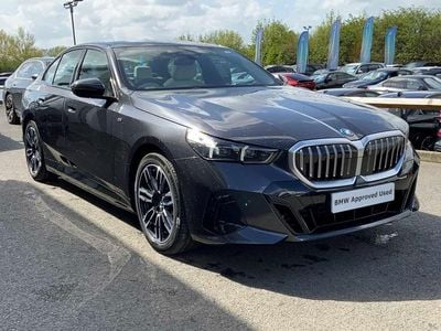 Begagnad BMW 530e M Sport 295 HK (216 kW) 2024 Grå Sedan