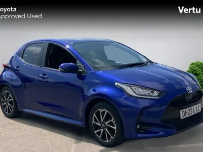 Used Toyota Yaris Design 116 HP (85 kW) 2023 Blue Hatchback