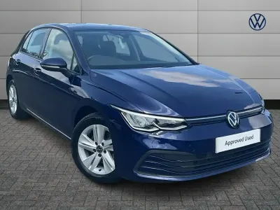 Used VW Golf VIII Life 147 HP (108 kW) 2024 Blue Hatchback