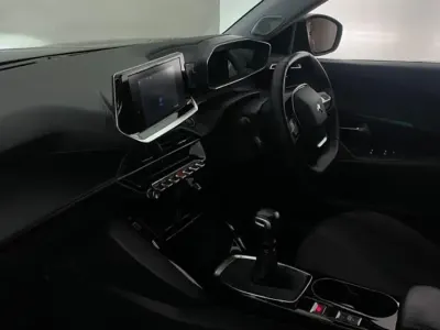 Używany Peugeot 2008 Allure Premium 100 KM (73 kW) 2022 Szary SUV