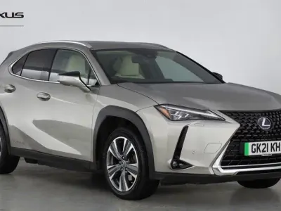 Usado Lexus UX 150 kW (204 HP) 2021 Prateado SUV