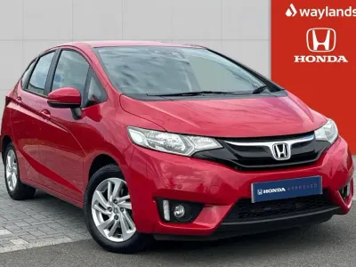 Used Honda Jazz SE 102 HP (75 kW) 2017 Red Hatchback