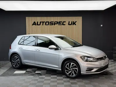 Usado VW Golf VII Edition 150 HP (110 kW) 2020 Prateado Citadino
