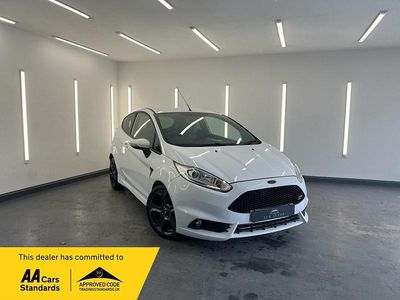 Used Ford Fiesta ST 2015 White Hatchback