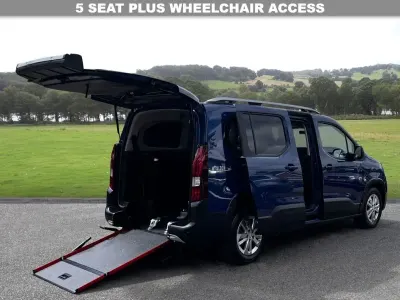 Used Peugeot Rifter Allure 131 HP (96 kW) 2021 Blue MPV