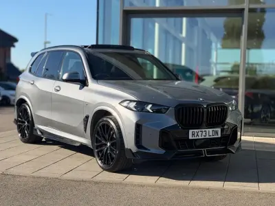 Usado BMW X5 M Sport 294 HP (216 kW) 2023 Cinzento SUV