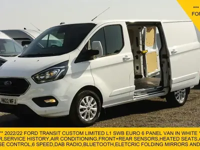 Used Ford Transit Custom Limited 130 HP (95 kW) 2022 White Van