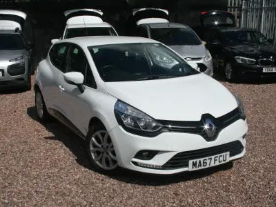 Used Renault Clio Dynamique 2017 White Hatchback