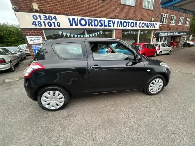 Usado Suzuki Swift 94 HP (69 kW) 2012 Preto Citadino
