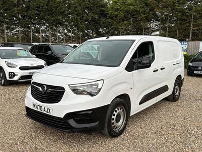 Used Vauxhall Combo Sportive 100 HP (73 kW) 2020 White MPV