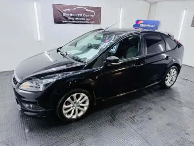 Używany Ford Focus Zetec 110 KM (80 kW) 2011 Czarny Hatchback