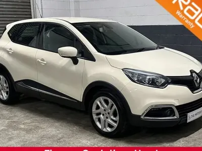 Used Renault Captur Dynamique 90 HP (66 kW) 2014 Cream SUV