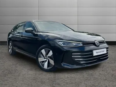 Used VW Passat Life 147 HP (108 kW) 2024 Black Estate