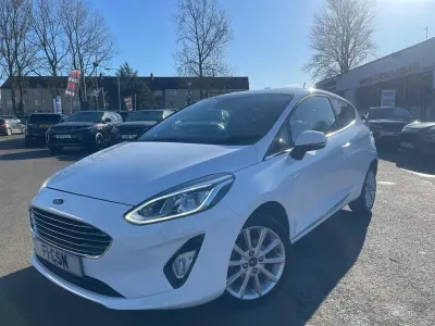 Used Ford Fiesta Titanium 125 HP (91 kW) 2017 White Hatchback