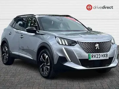 Second-hand Peugeot e-2008 GT 100 kW (136 CP) 2023 Gri SUV