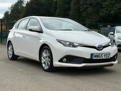 Used Toyota Auris Hybrid