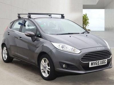 Usado Ford Fiesta Zetec 82 HP (60 kW) 2016 Cinzento Citadino