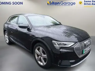 Usado Audi e-tron Advanced 300 kW (408 CV) 2022 Negro SUV