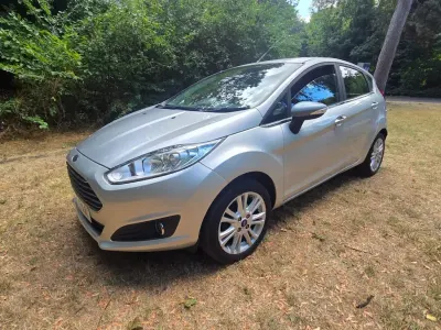 Used Ford Fiesta Zetec 75 HP (55 kW) 2015 Silver Hatchback