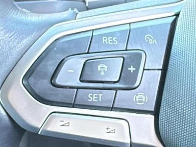 White Used 2023 VW T-Roc Style SUV | £20,599 (Fair price)