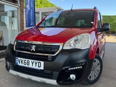 Used Peugeot TePee Outdoor 100 HP (73 kW) 2018 Estate