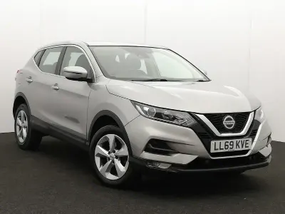 Used Nissan Qashqai Acenta Premium 140 HP (102 kW) 2019 Silver SUV