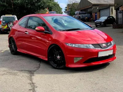 Begagnad Honda Civic Type R 197 HK (144 kW) 2007 Röd Halvkombi
