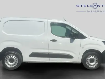Used Peugeot Partner Premium 102 HP (75 kW) 2023 White MPV