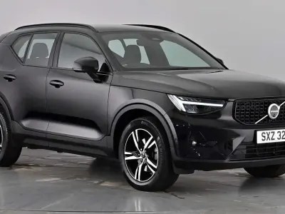 Używany Volvo XC40 Plus 163 KM (119 kW) 2023 Czarny SUV