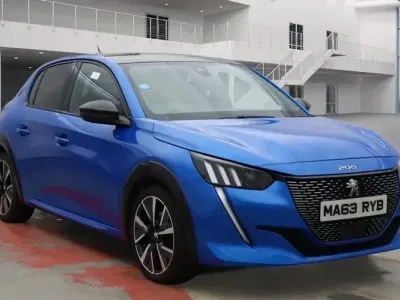 Used Peugeot 208 GT-line 102 HP (75 kW) 2020 Blue Hatchback