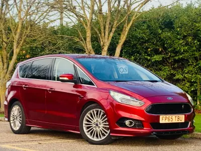 Begagnad Ford S-MAX Sport 210 HK (154 kW) 2015 Röd Minibuss
