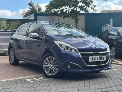Begagnad Peugeot 208 Allure 2017 Blå Halvkombi