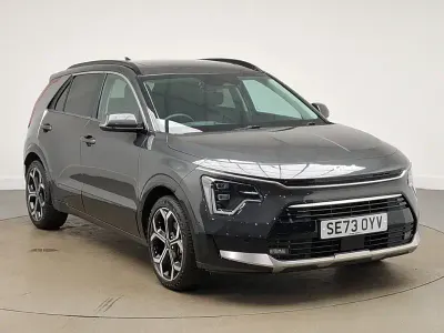 Gebraucht Kia Niro 139 PS (102 kW) 2023 Grau SUV