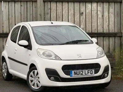 Used Peugeot 107 Active 68 HP (50 kW) 2012 White Hatchback
